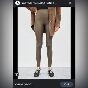 Wilfred Daria Pant high-waisted Vegan Leather leggings. Olive high-rise szS